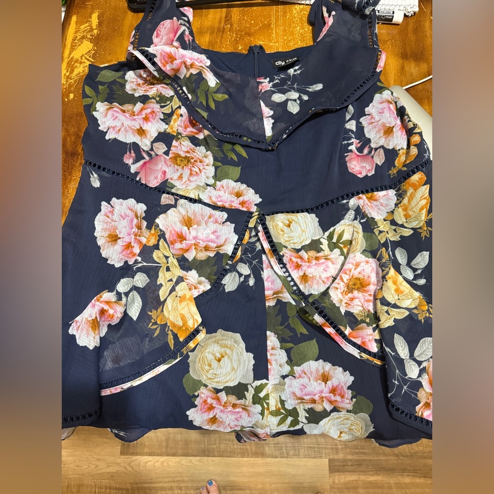 City Chic Blue and Pink Floral Romper Size 22 - Picture 4 of 4